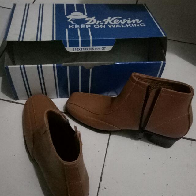 Sepatu Wanita Merk Dr Kevin Fesyen Wanita Sepatu Di Carousell