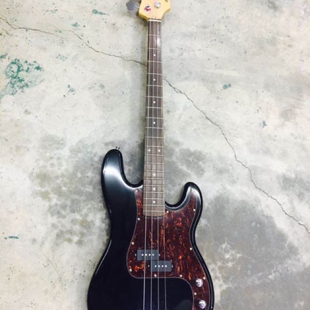 Selder Japan Electric Bass Guitar