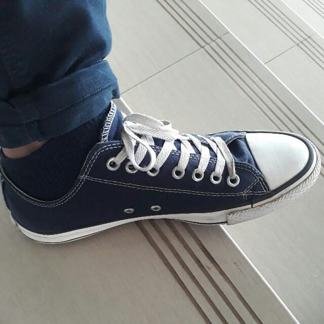 Sepatu Converse Pria Navy Fesyen Pria Sepatu Di Carousell