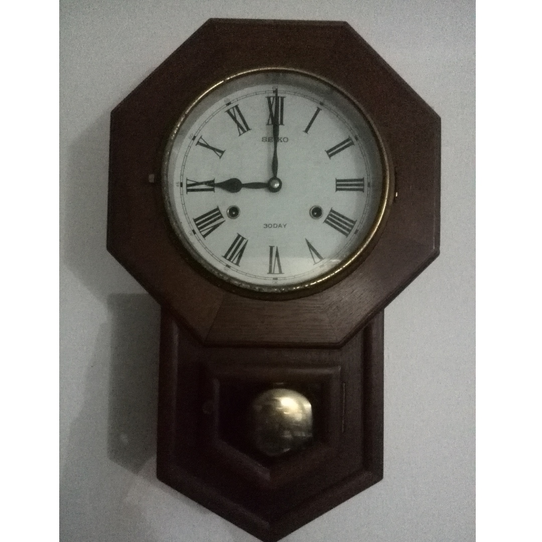 Vintage Seiko Pendulum Wall Clock 30 Day Working Chimes With Key, Furniture  & Home Living, Home Decor, Clocks on Carousell