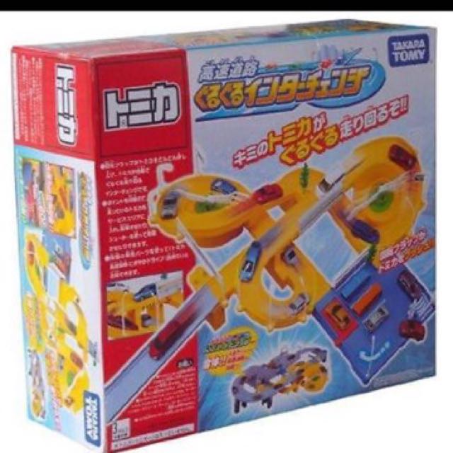 Tomica highway busy shop drive