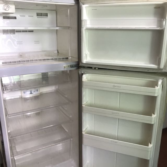 Free Cornell Refrigerator/ Fridge, TV & Home Appliances, Kitchen