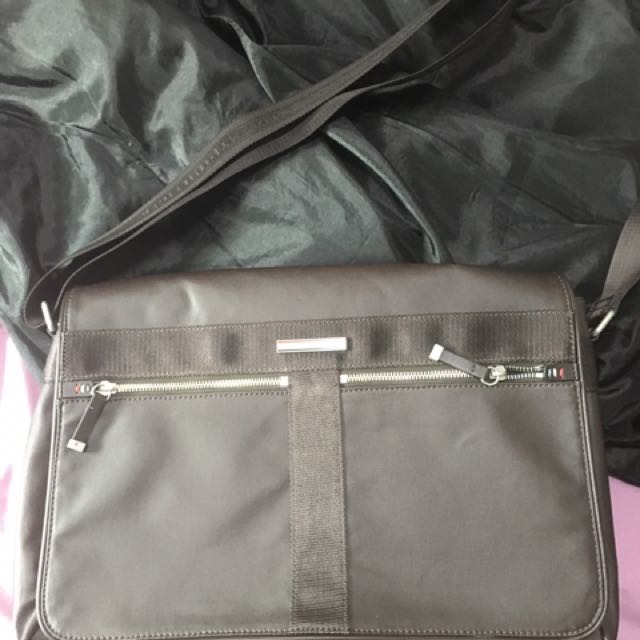 tommy hilfiger office bags
