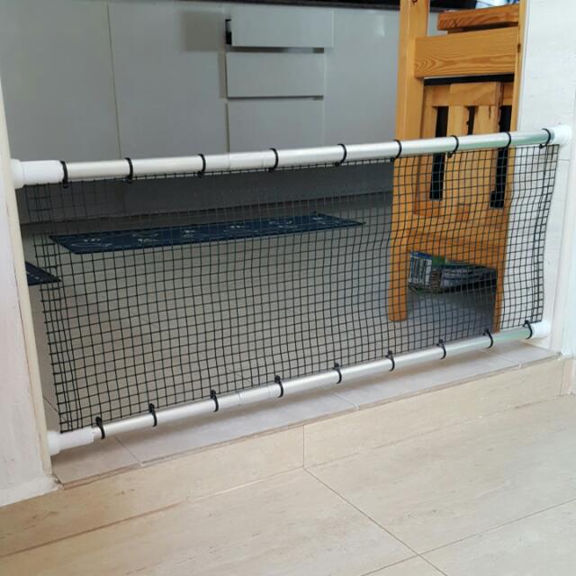 netted baby gate