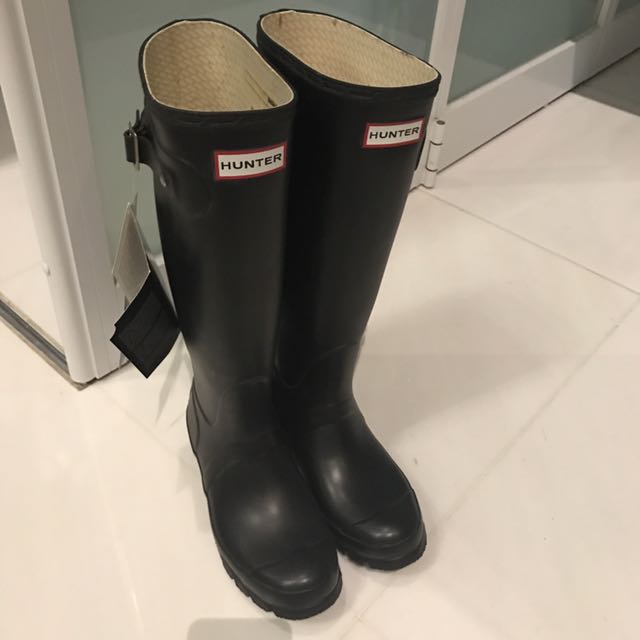 matte black hunter boots