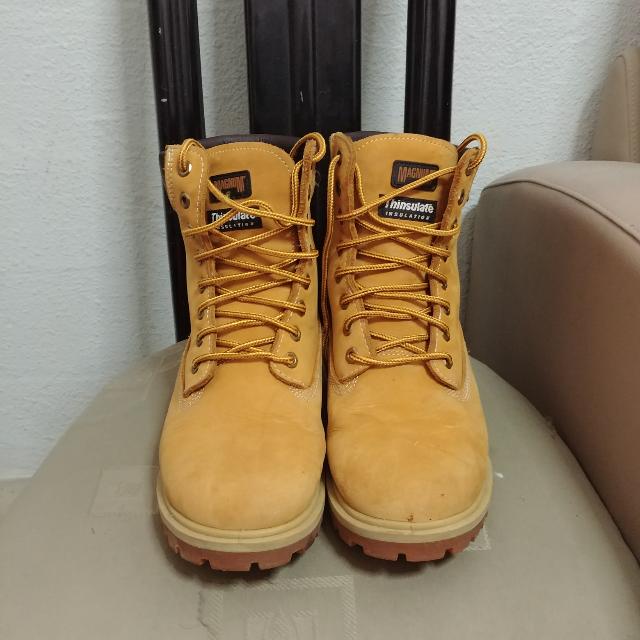magnum safety boots