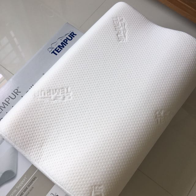 Tempur Original Pillow (M), Furniture, Others on Carousell