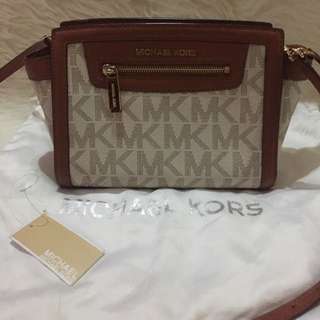 Michael Kors Selma Zip