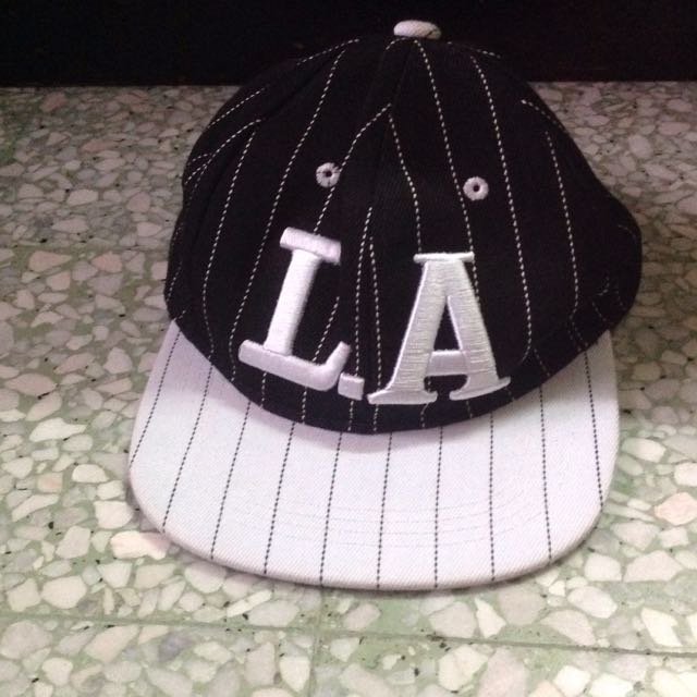 Cap (Category: Cap & Hats) located in Kuala Lumpur. Submitted by seanhor (Listing ID 110886816, Image 2). Description: .
