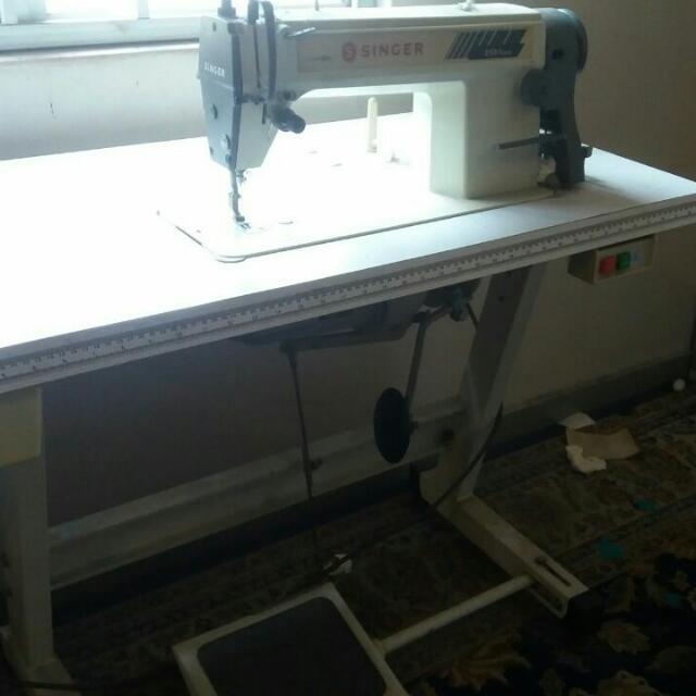 High speed industrial sewing machine Singer 2591 D300A, Hobbies & Toys