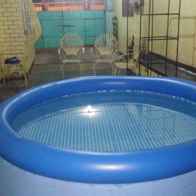 8ft inflatable pool
