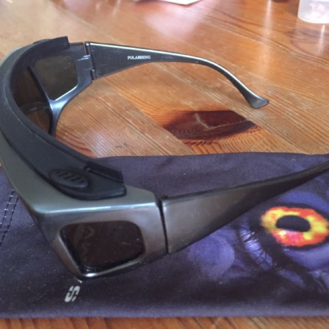 Skyline Sunglasses (Full Coverage), Men's Fashion, Watches