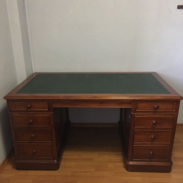 Rosewood Office Desk With Leather Top È±æ¢¨æ¨åå¬æ¡ Furniture Home Decor Antiques On Carousell This desk fits snuggly in a corner to maximize your home office space. rosewood office desk with leather top è±æ¢¨æ¨åå¬æ¡