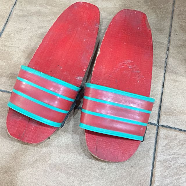 chinese clogs