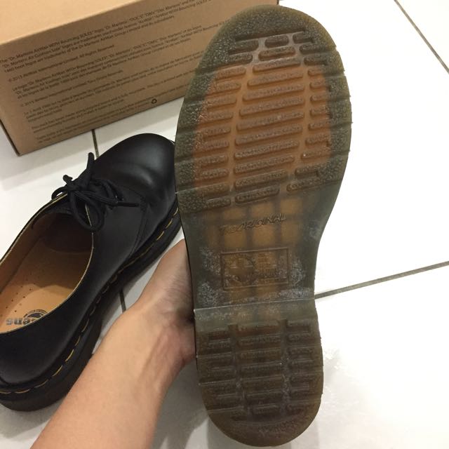 Dr.martens 馬丁3孔UK4 23.5-24, 她的時尚, 鞋, 靴在旋轉拍賣