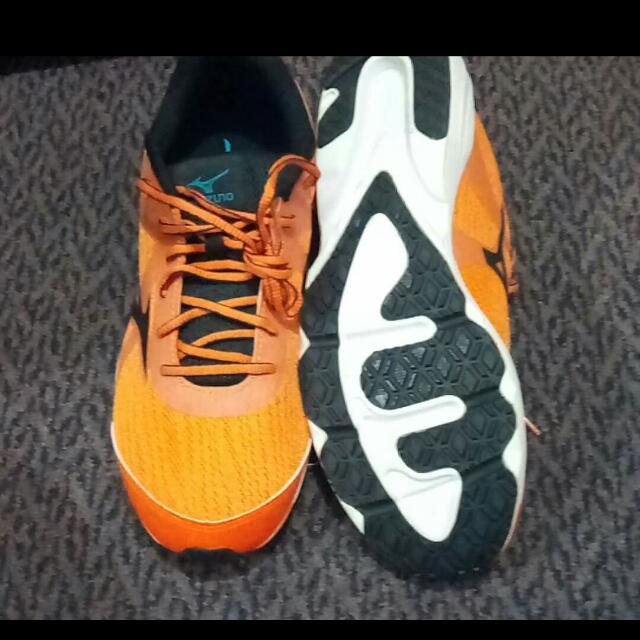 Mizuno wave sale cruise 11 orange