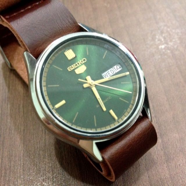 Seiko 5 Green Dial Vintage Automatic Watch Men S Fashion Watches On Carousell
