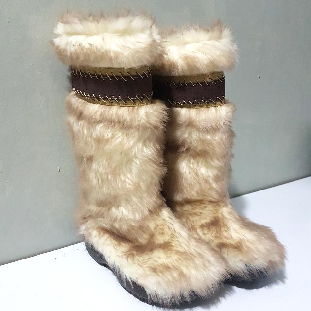 crocs fur boots