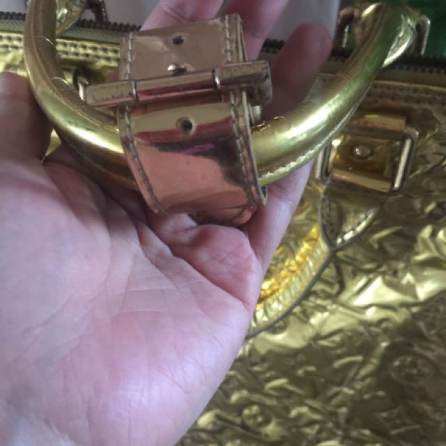 LOUIS VUITTON Monogram Miroir Alma Voyage MM Hand Bag Gold M95274