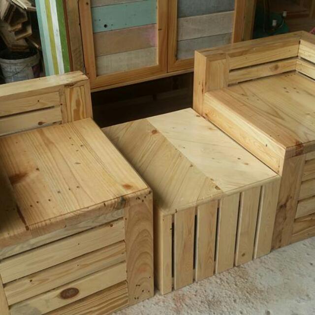 Satu Set Kursi  Kayu  Pinus  Home Furniture on Carousell