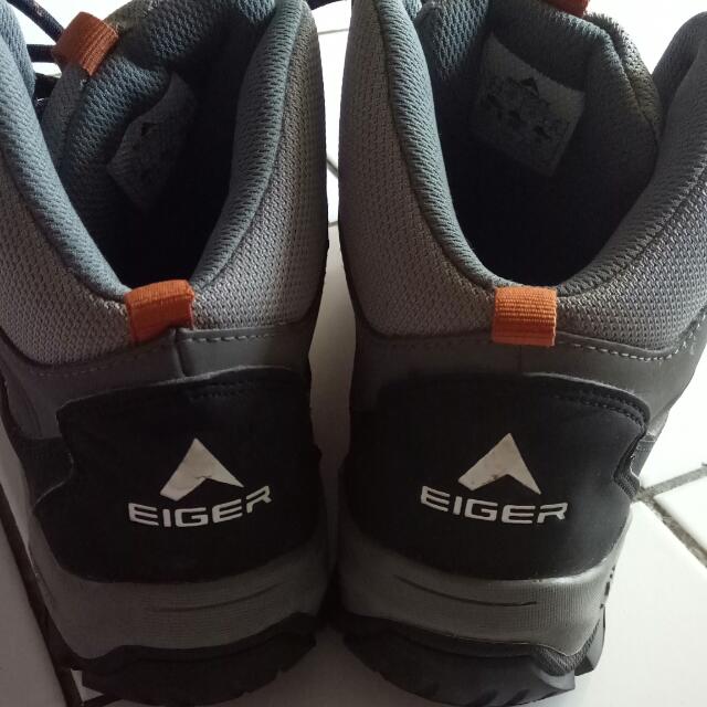 Sepatu Lapangan Eiger Fesyen Pria Sepatu Di Carousell