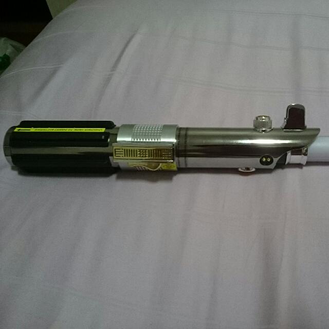 hasbro anakin skywalker force fx lightsaber