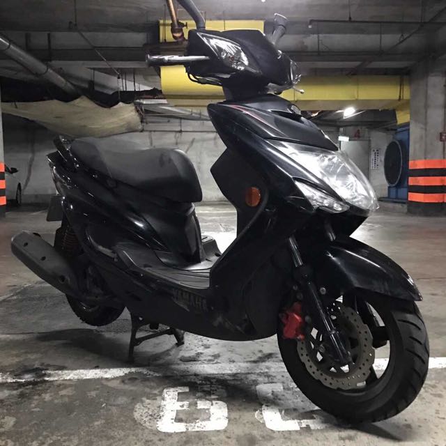 Yamaha勁戰三代黑色125cc 機車 二手機車在旋轉拍賣