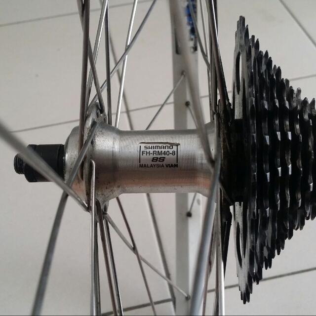 26 mountain bike rear wheel 8 speed