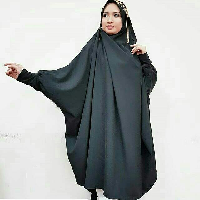 Black Chador Women S Fashion Muslimah Fashion On Carousell