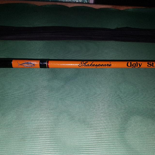 Fishing Rod Old Original USA Made Shakespeare Ugly Stik 2pc Spinning Rod 8  Feets , Seldom Use Hence It's In Very Good Condition (C/W Rod Bag)