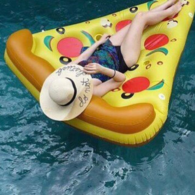 🍕Pizza Pool Float (Category: Water Sports) located in Singapore. Submitted by floatyfloats_sg (Listing ID 111550596, Image 1). Description: .