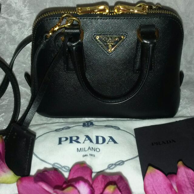 prada saffiano alma mini