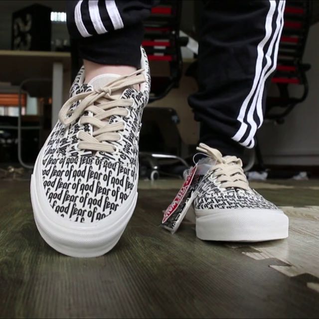 vans god