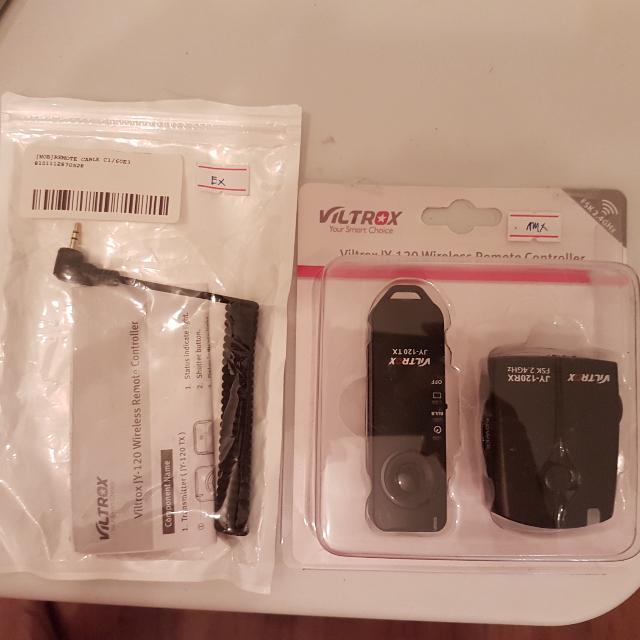Viltrox Wireless Remote Controller (Category: Batteries & Chargers) located in Singapore. Submitted by popeyex (Listing ID 111612902, Image 1). Description: .