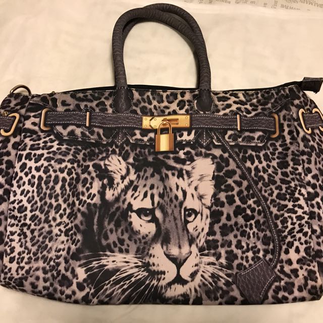 blue leopard print bag