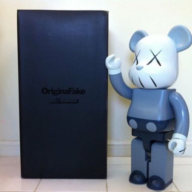 kaws chomper bearbrick 1000