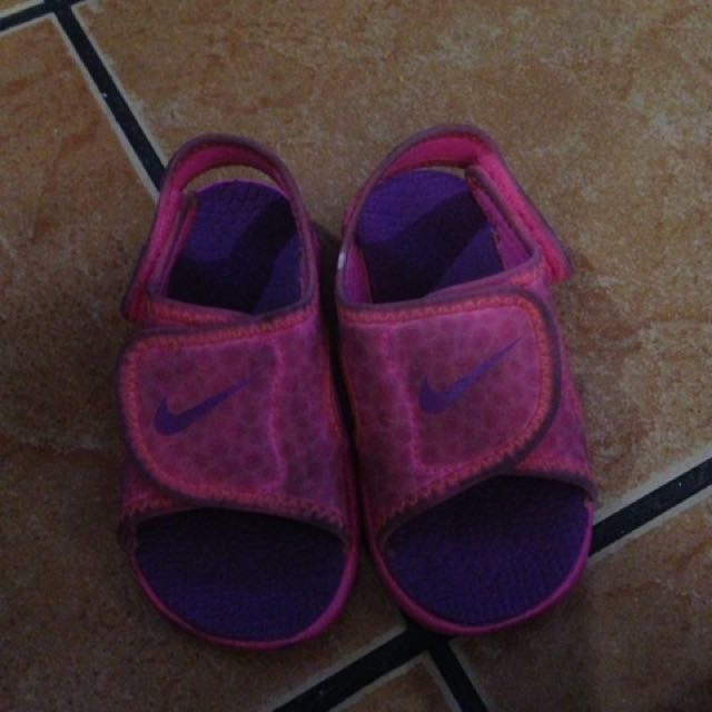 baby girl nike sandals