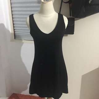 Little Black Dress ( Dress Hitam )