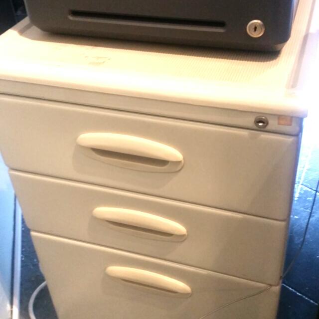 3 Metal Drawer Filing on Rollers, Furniture & Home Living, Furniture, Shelves,