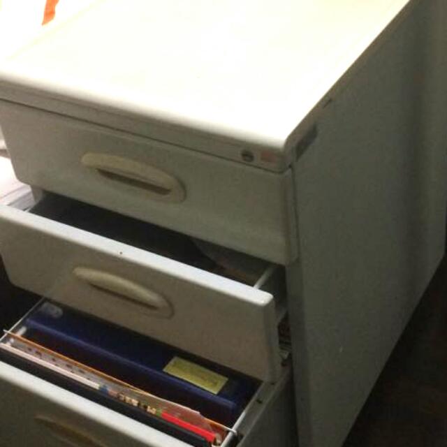 3 Metal Drawer Filing on Rollers, Furniture & Home Living, Furniture, Shelves,