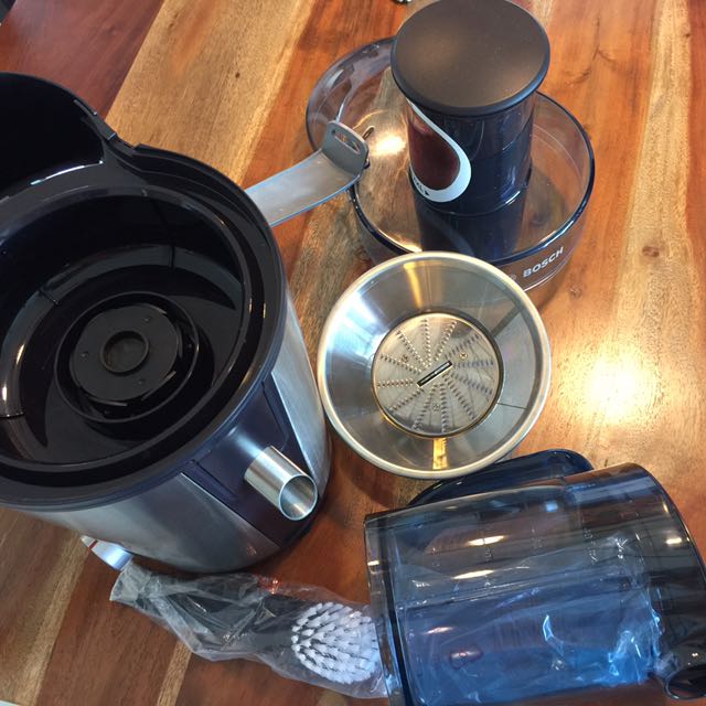 (Reserved) Bosch Fruit Juice Machine, TV & Home Appliances, Kitchen