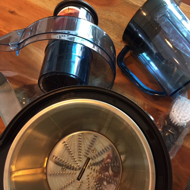 (Reserved) Bosch Fruit Juice Machine, TV & Home Appliances, Kitchen