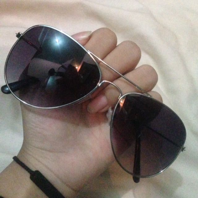 kacamata hitam rayban