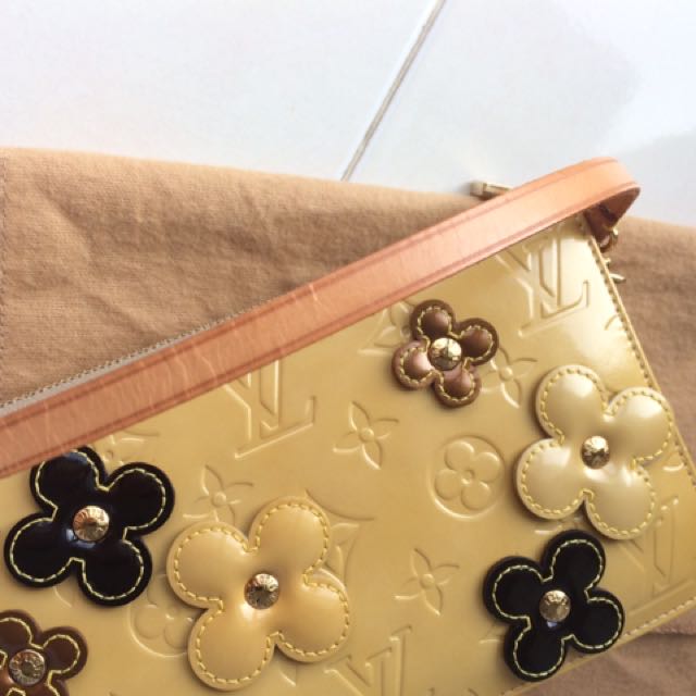 🌼LOUIS VUITTON Vernis Flower Lexington Pochette