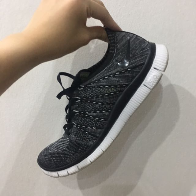 nike free flyknit nsw oreo