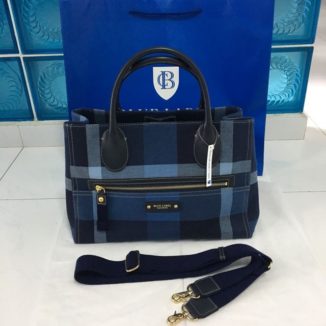 Burberry blue discount label japan 2019