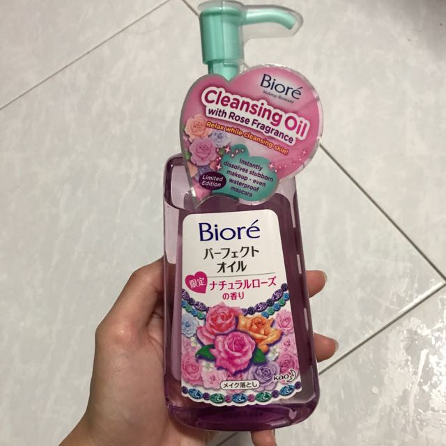 Biore Makeup Remover, Beauty & Personal Care, Hands & Nails on Carousell