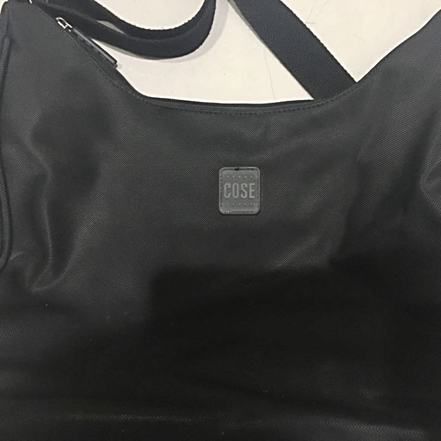 black shoulder