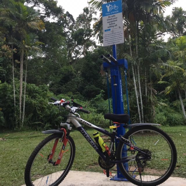 Trek 3700 Mountain Bike / MTB Bicycle 