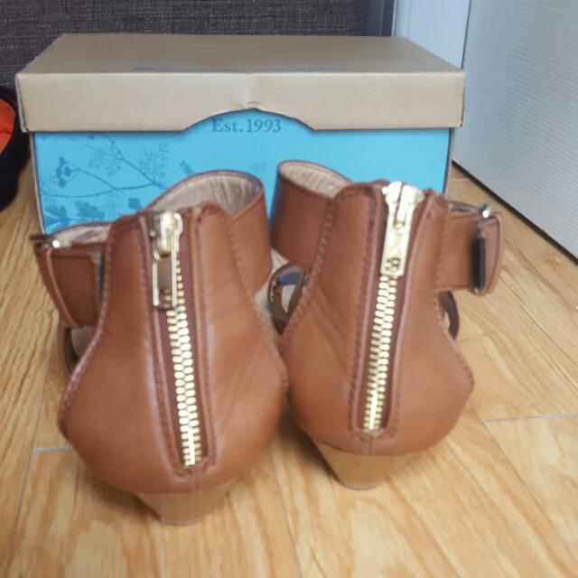 Dexflex comfort shop gladiator sandals